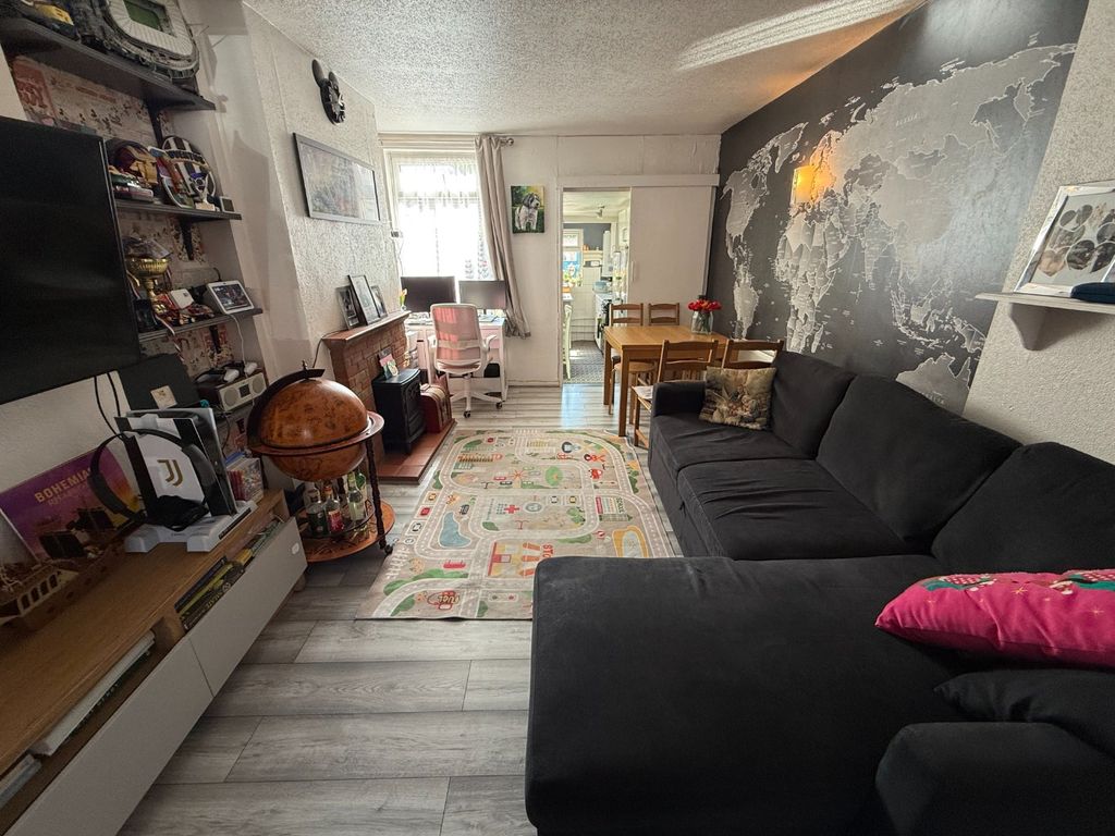 Property photo 3 of 13 3461112
