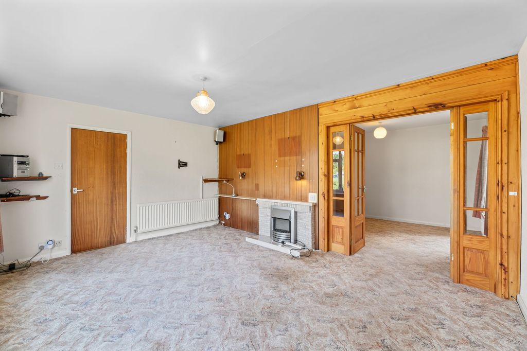 Property photo 2 of 23
