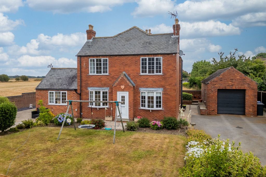 Property photo 1 of 39