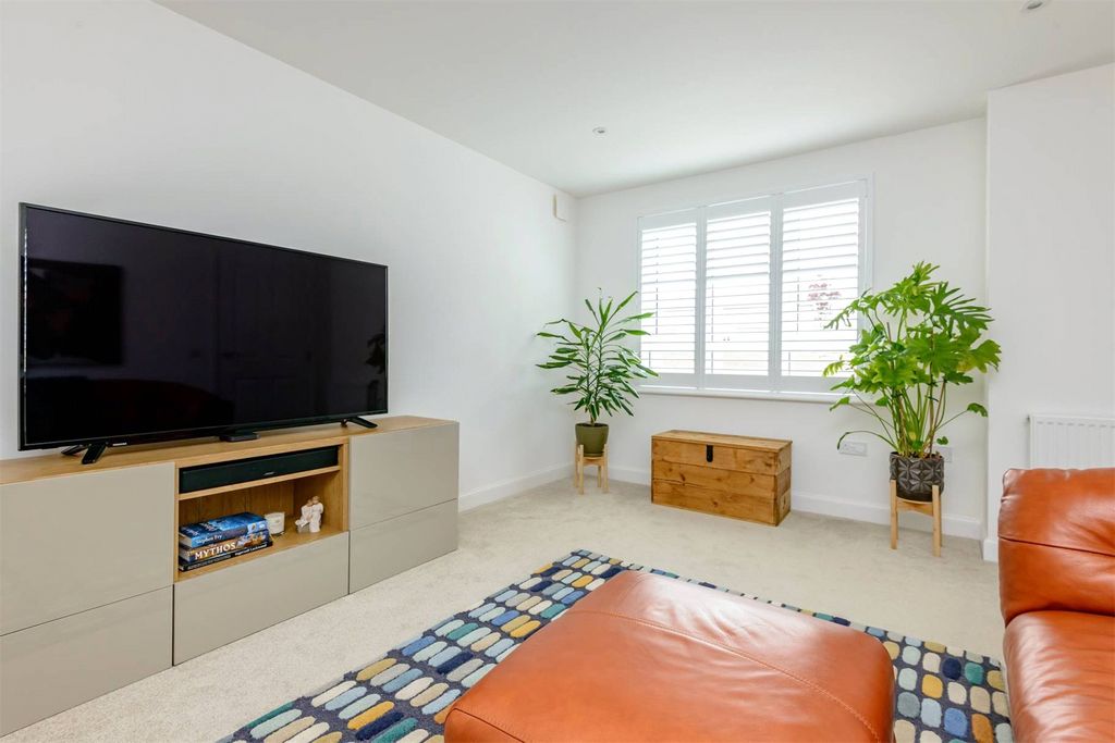 Property photo 3 of 20 Picture No. 06