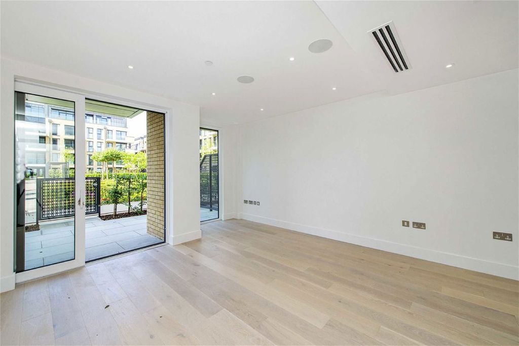 Property photo 2 of 8