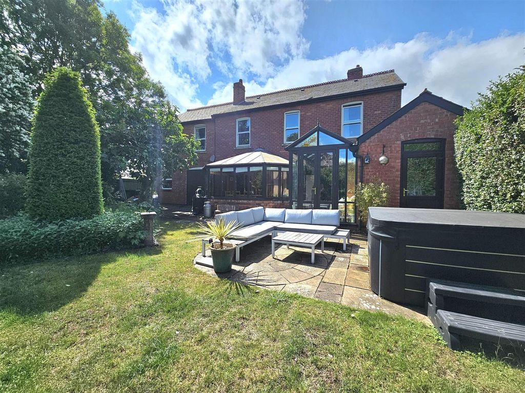 Property photo 3 of 18