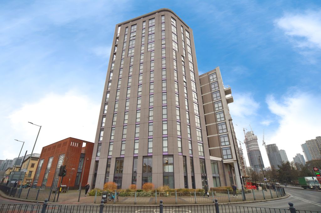 Property photo 1 of 17 Out-Building