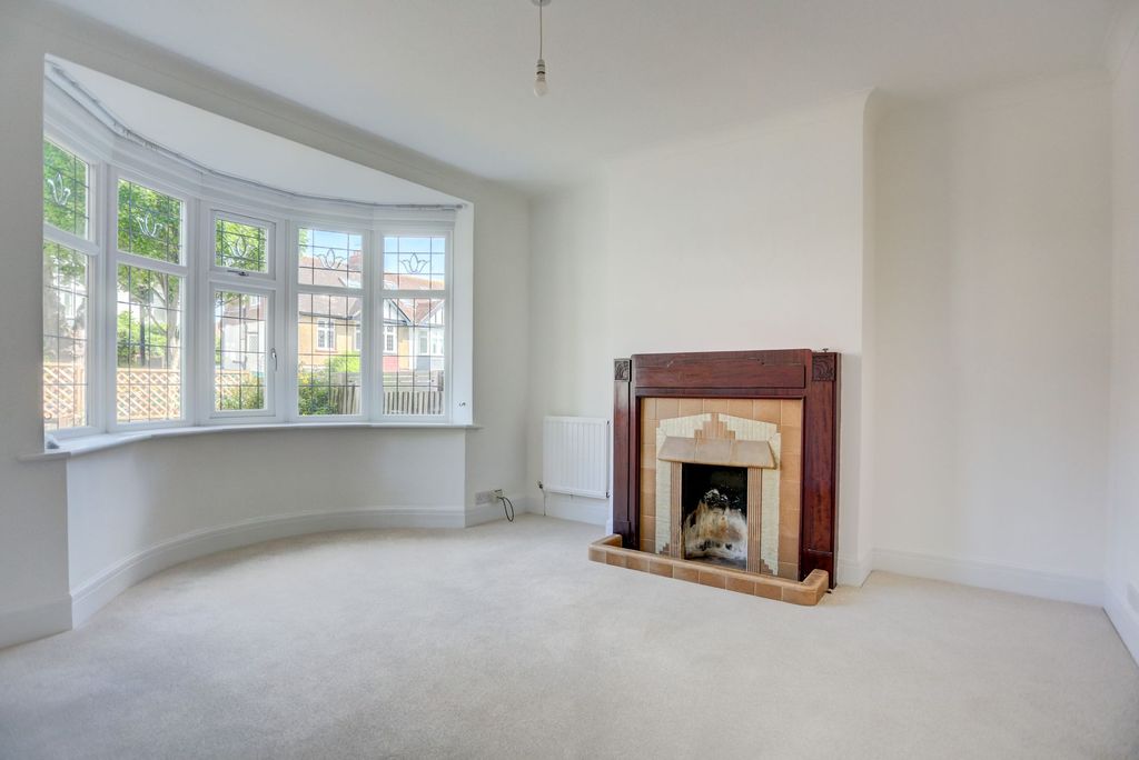 Property photo 2 of 23