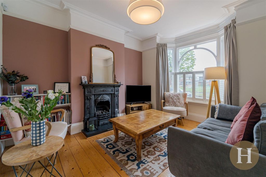 Property photo 2 of 41 Hadleigh Estate Agents-1.Jpg