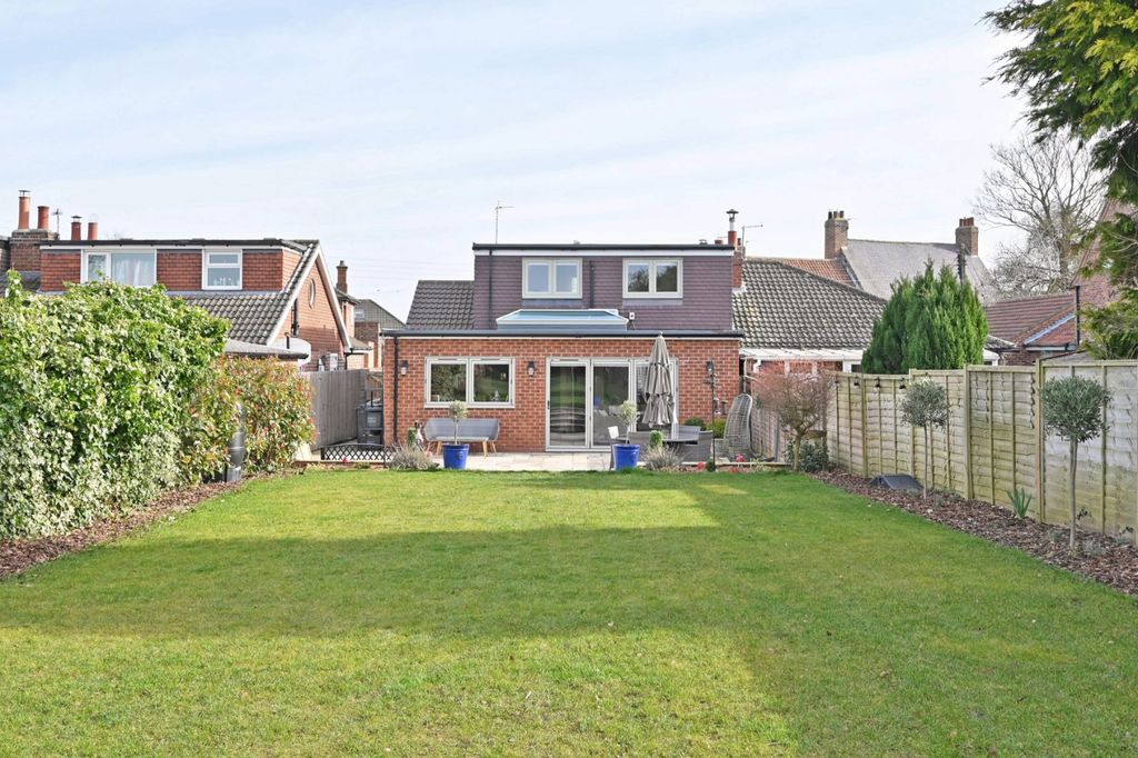 Property photo 3 of 17 Picture 3