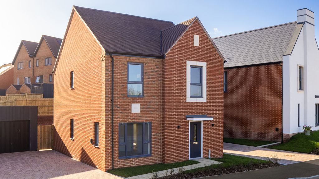 Property photo 1 of 12 Oakwood Park, Wimborne