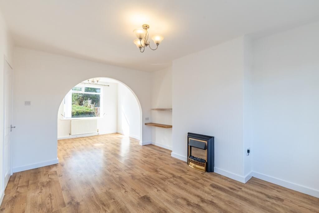 Property photo 2 of 6 4B6B448B1E739A3994Fdb448A7Bca2E1