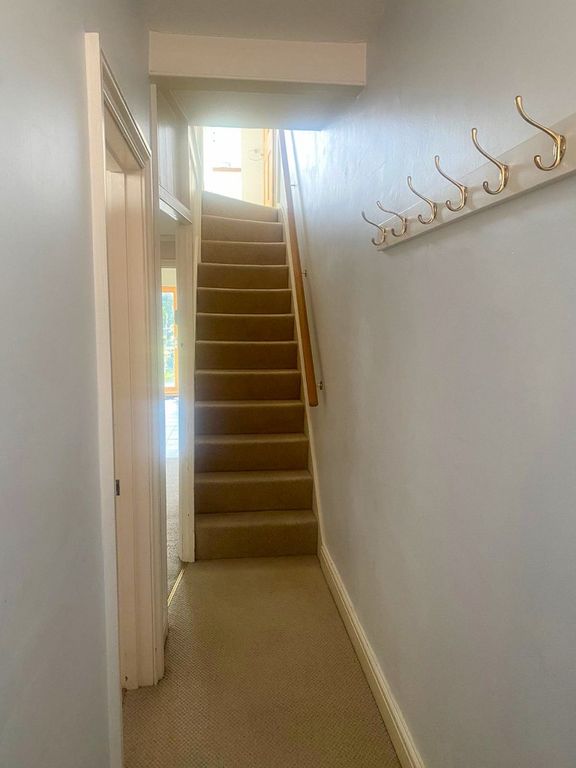 Property photo 2 of 18 Entrance Hallway-2