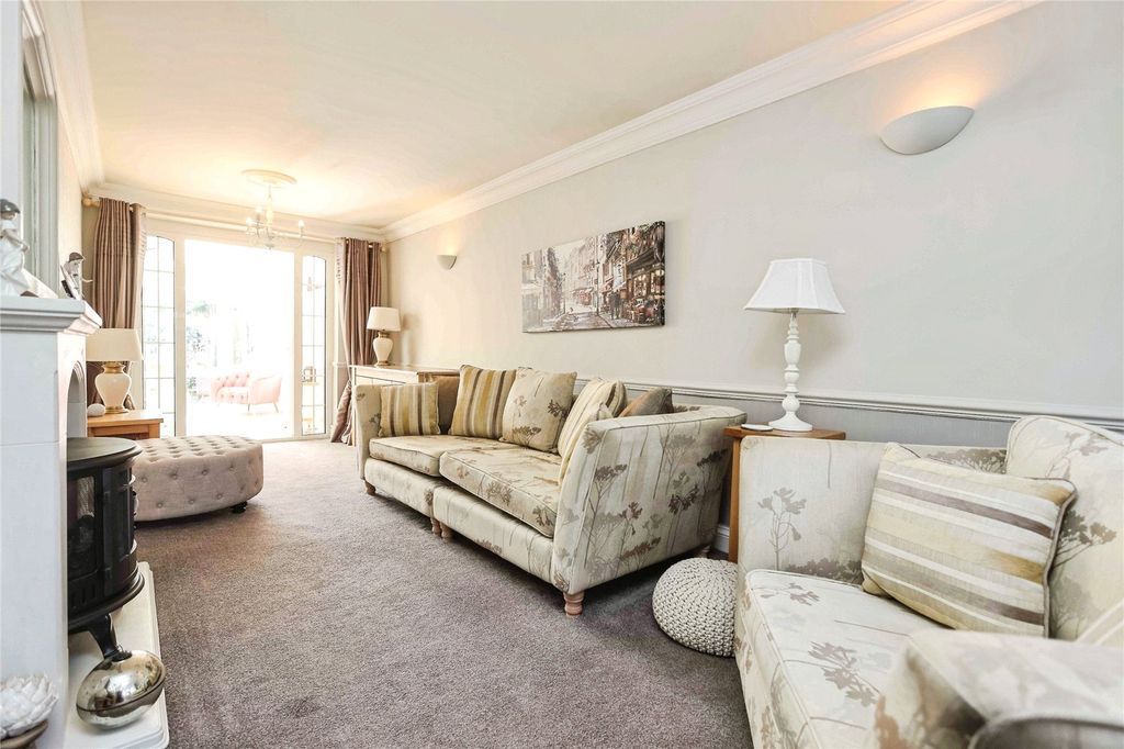 Property photo 2 of 24 Picture No. 32