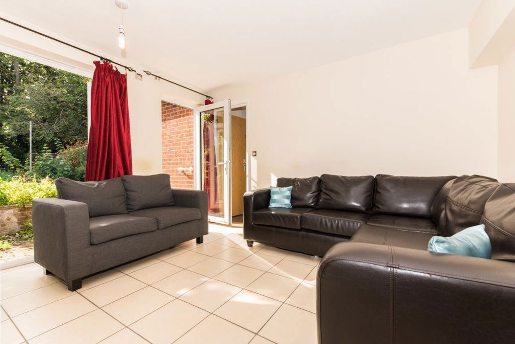 Property photo 1 of 29