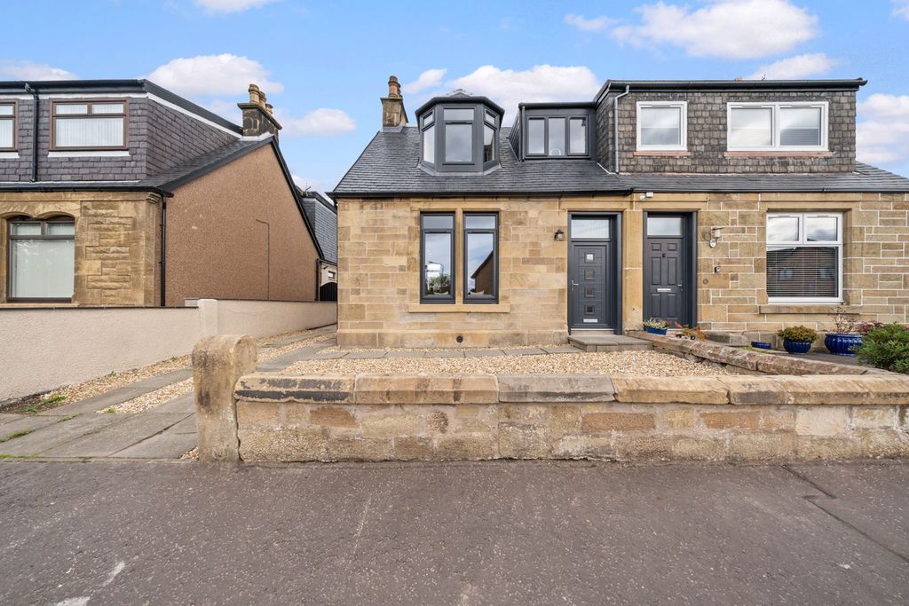 Property photo 1 of 33