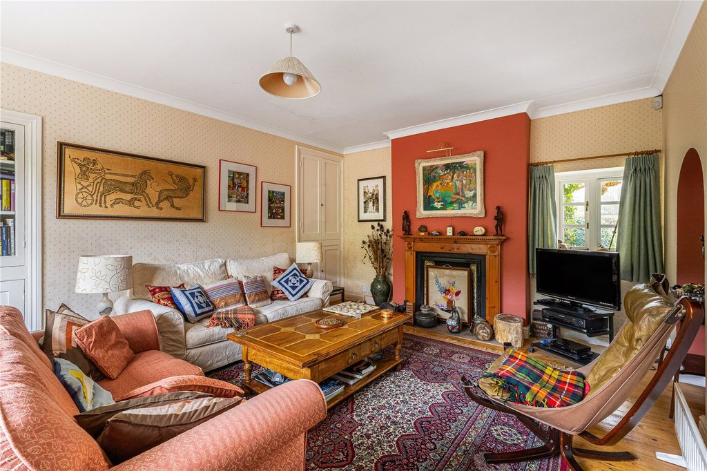 Property photo 3 of 19 Sitting Room