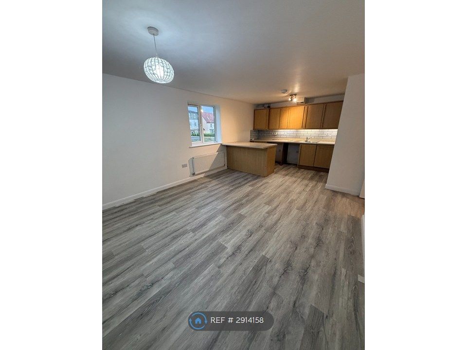 Property photo 3 of 8 Kitchen