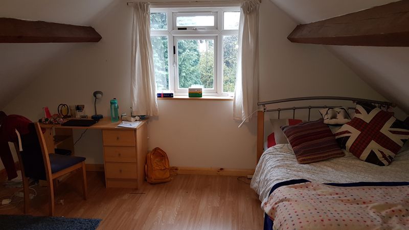 Property photo 1 of 7 Photo 5