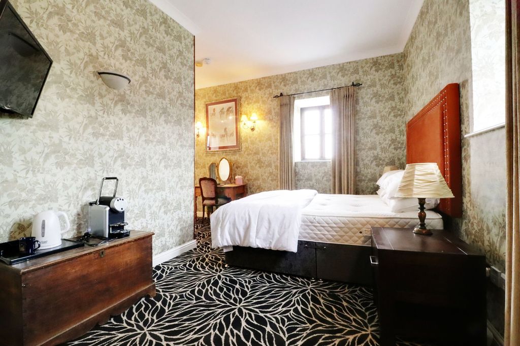 Property photo 1 of 12 Photo 22