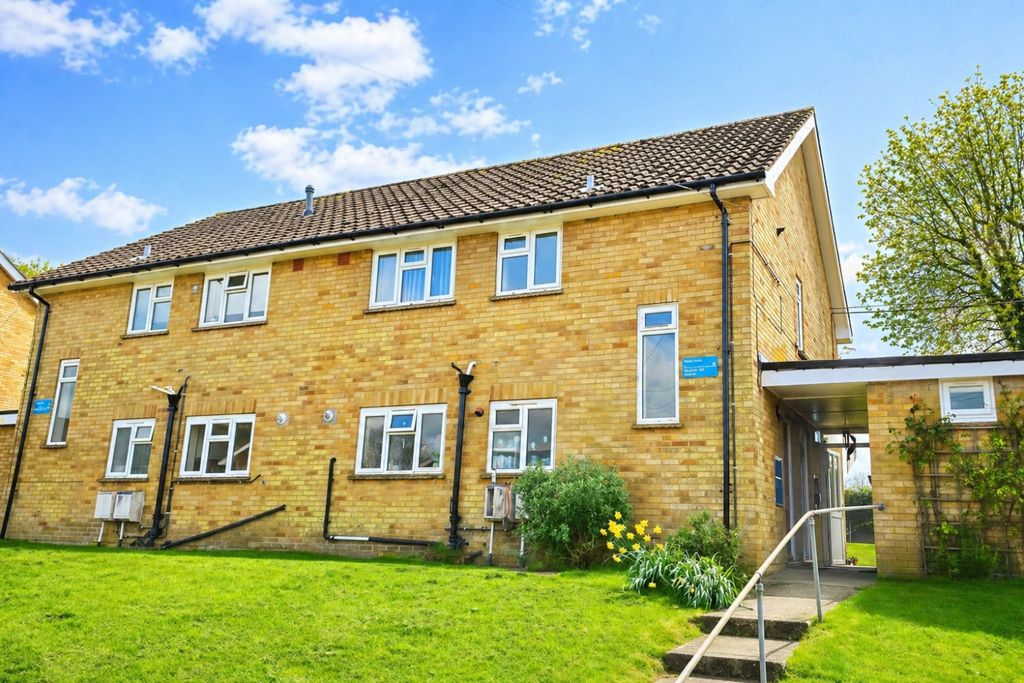 Property photo 1 of 11 Wray Close