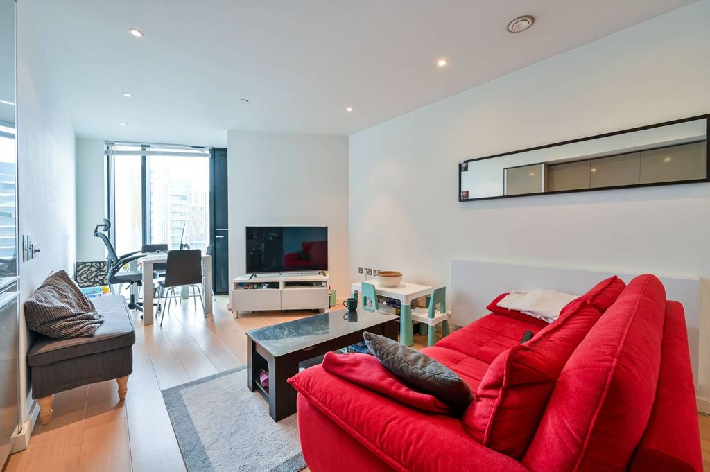 Property photo 2 of 9