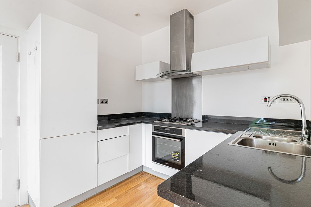 Property photo 3 of 14 Kitchen