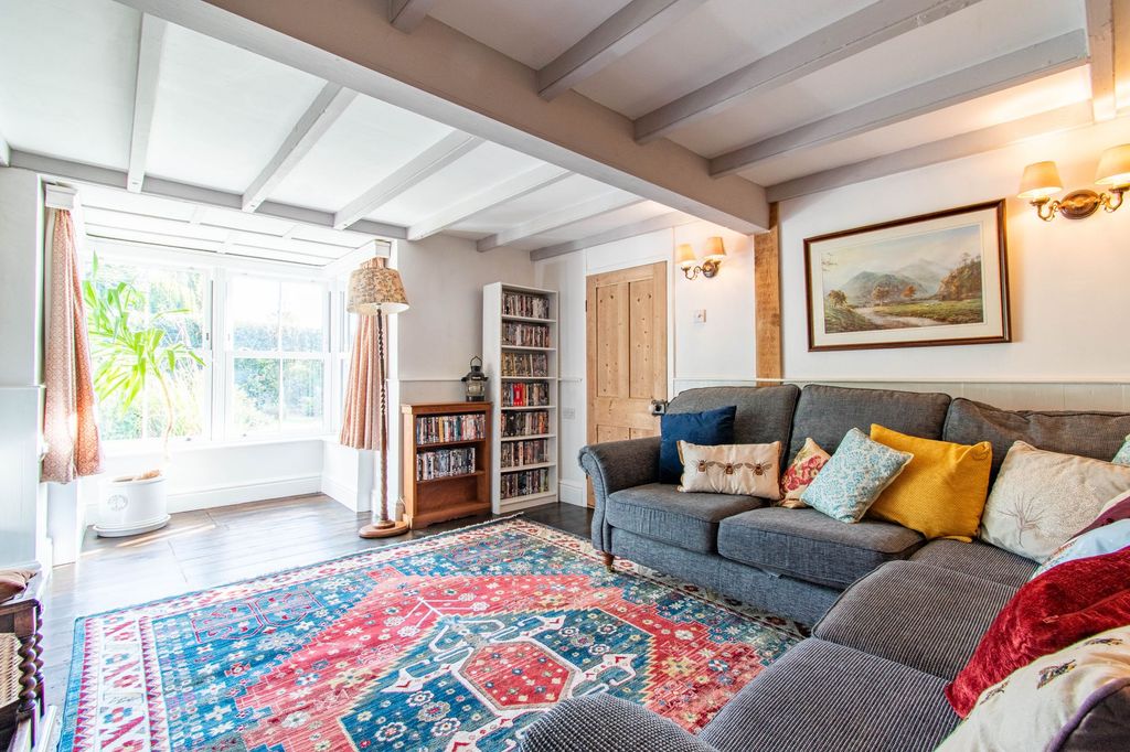 Property photo 2 of 31