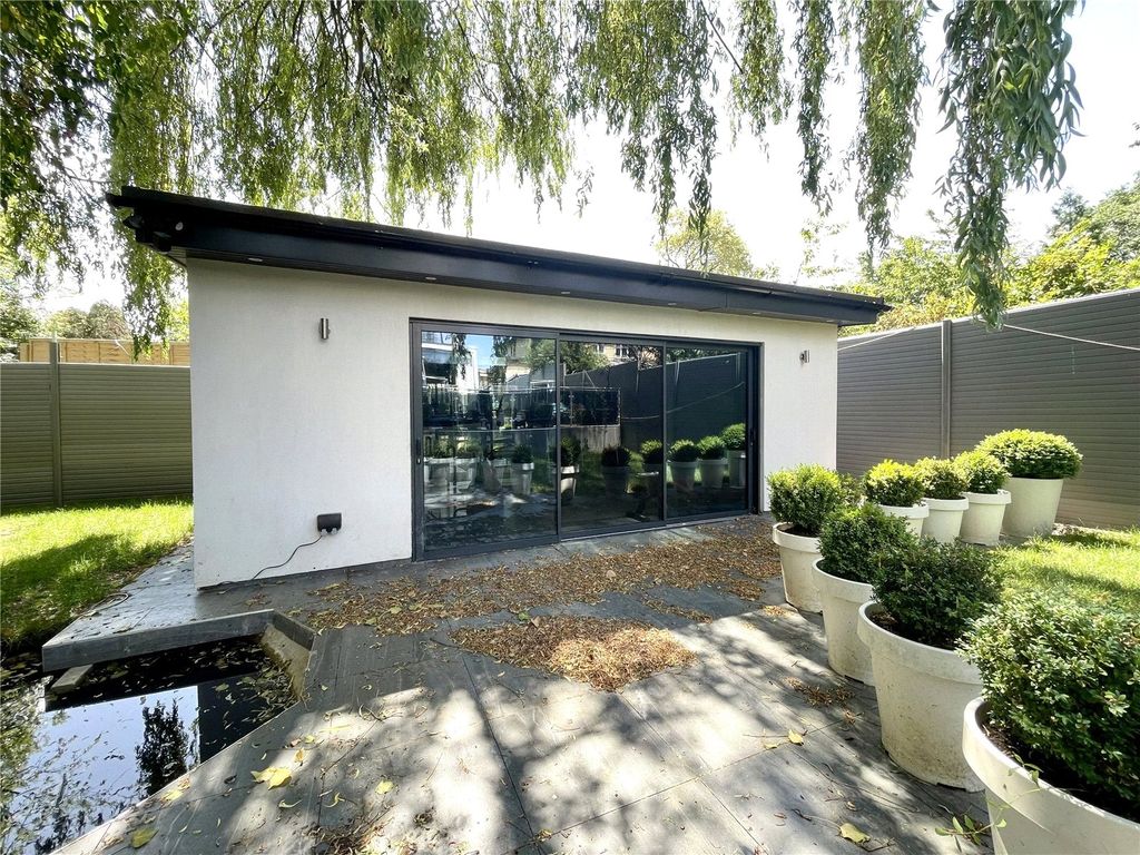 Additional image 27 of 5 bed detached house to rentWaggon Road, Barnet EN4