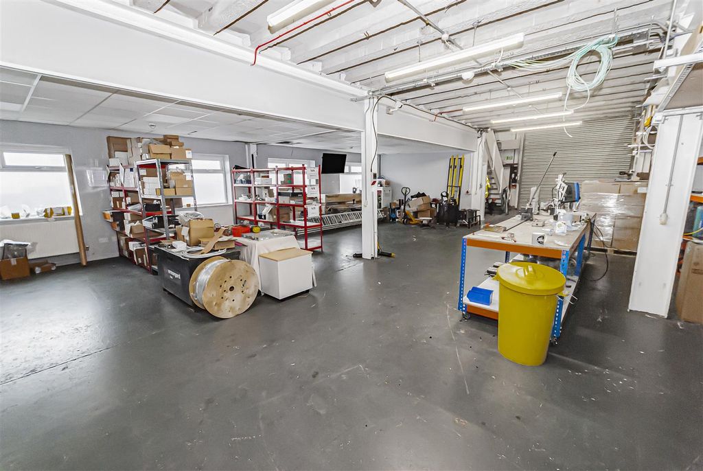 Property photo 3 of 21 Ground Floor