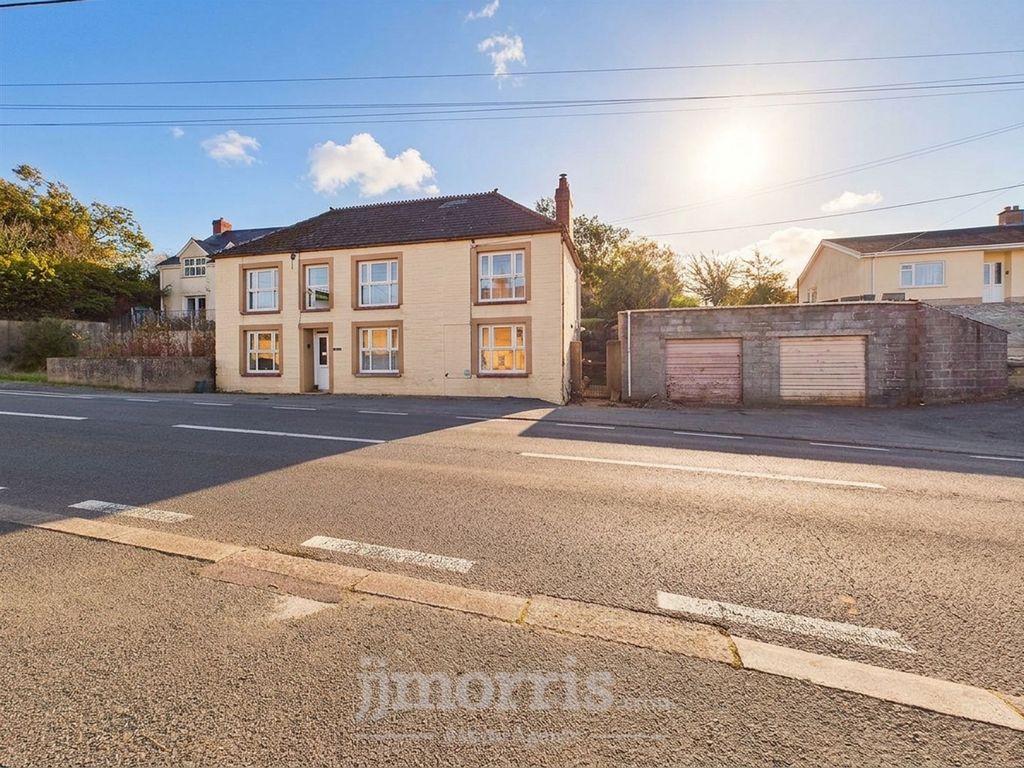 Property photo 2 of 24