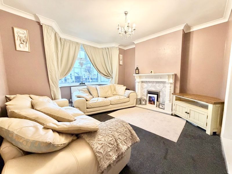 Property photo 2 of 22 Lounge