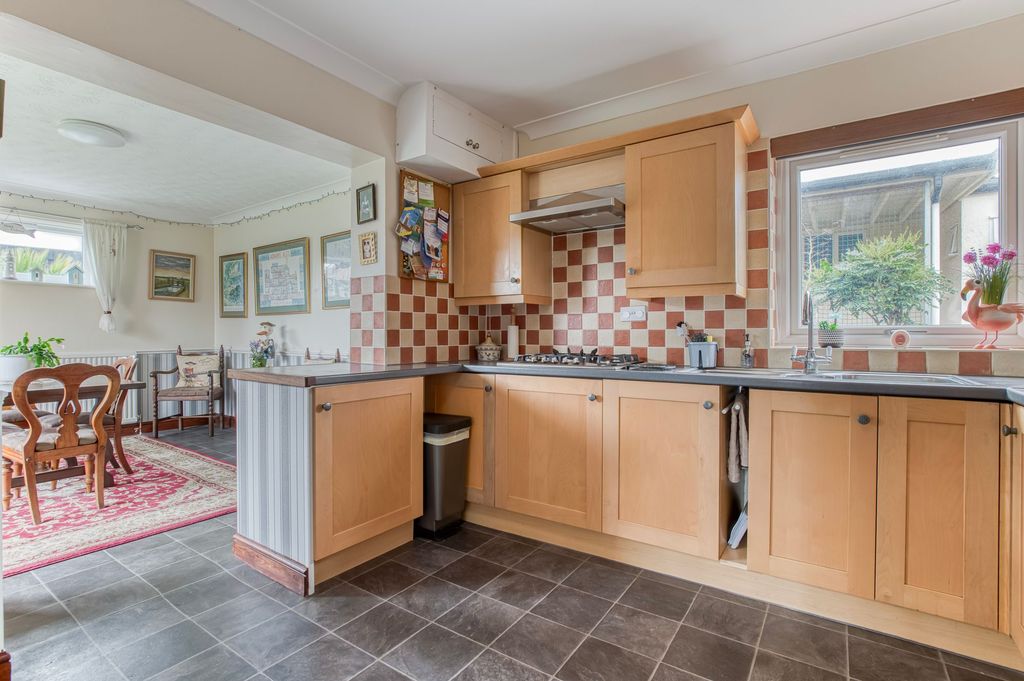 Property photo 2 of 24