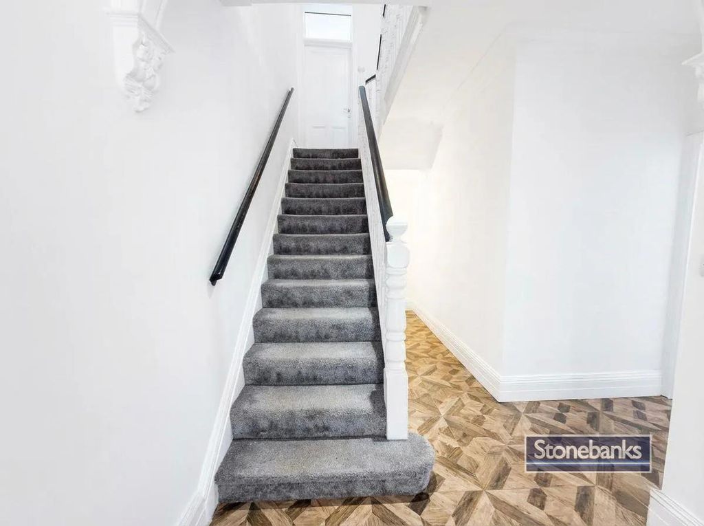 Additional image 15 of 9 bed detached house for saleSalisbury Road, Farnborough GU14