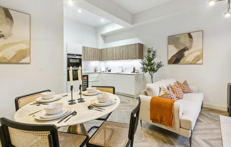 Property photo 1 of 12 Living/Dining Area