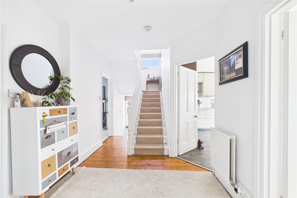 Additional image 7 of 3 bed maisonette for saleLaburnham Road, Maidenhead, Berkshire SL6