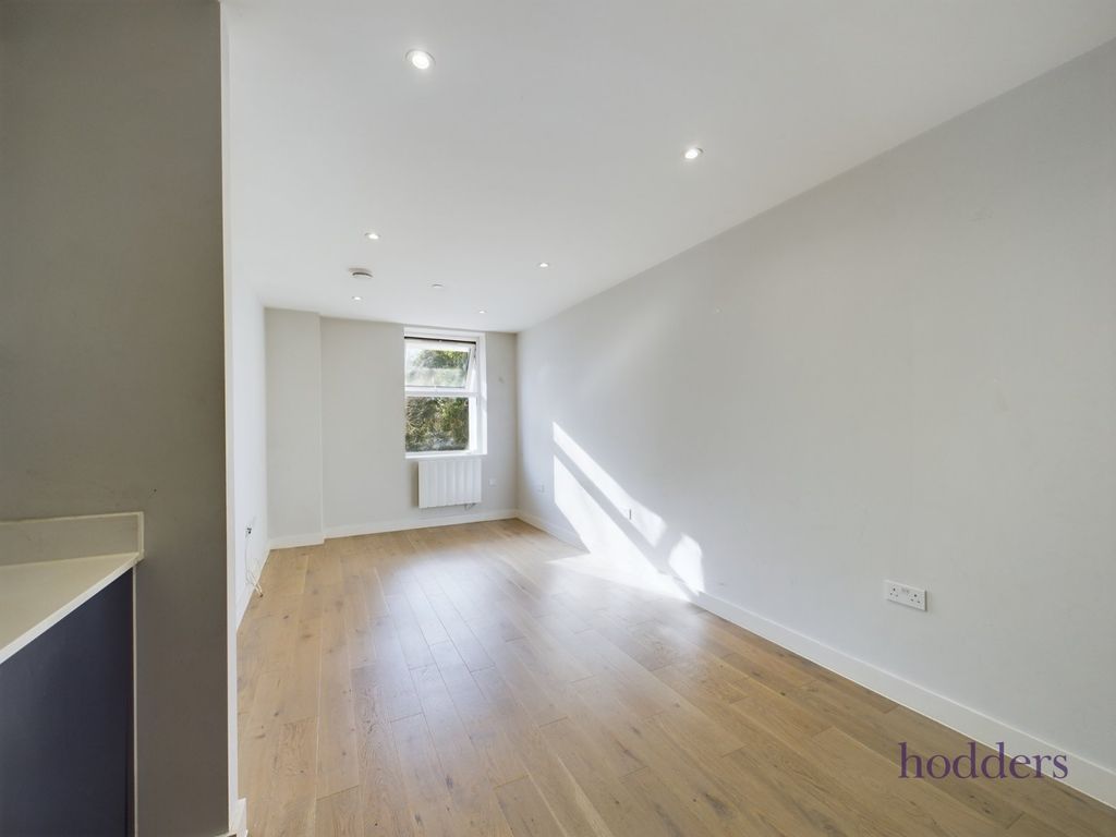 Property photo 3 of 5 Picture No. 27
