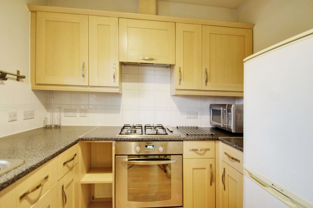 Property photo 3 of 11