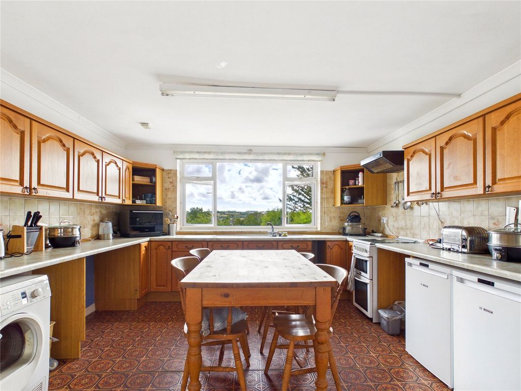 Property photo 3 of 22 Picture No. 23