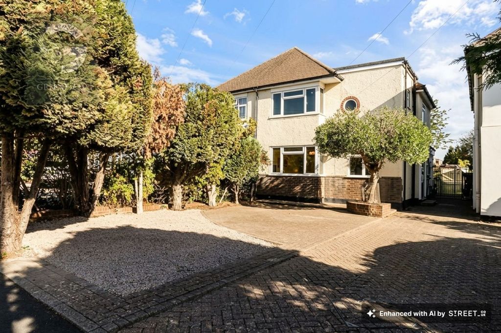 Property photo 1 of 16 Riverholme Drive, West Ewell, Epsom, Surrey, Kt19 9Tg