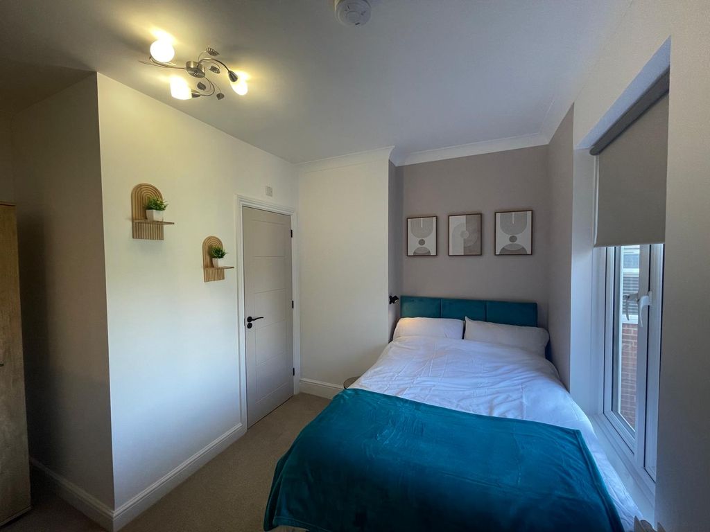 Property photo 1 of 11 Bedroom