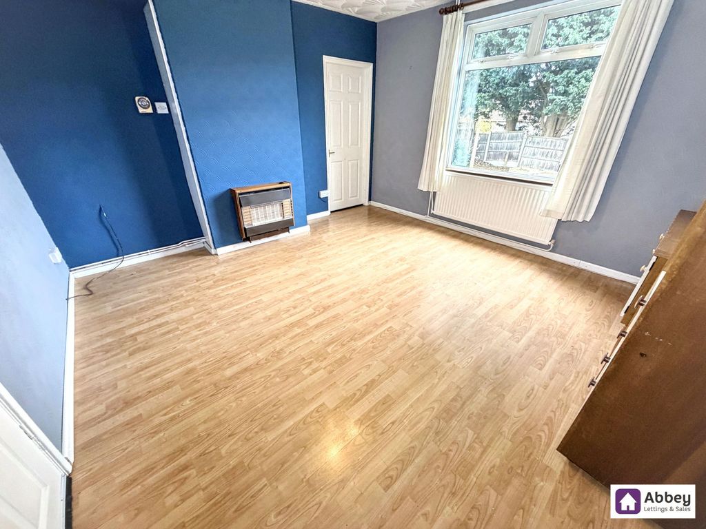 Property photo 2 of 12 Lounge