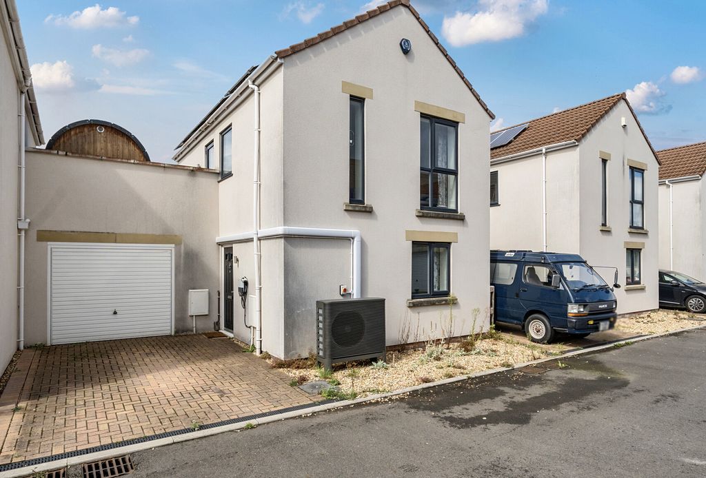 Property photo 1 of 22 1348861-2-68B97c2...