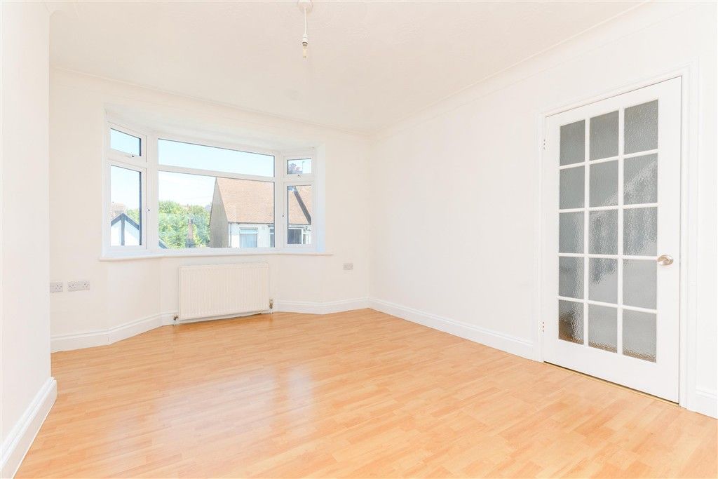 Property photo 2 of 12 Lounge