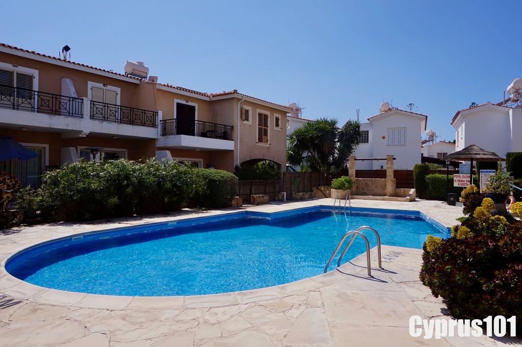 Property photo 2 of 28