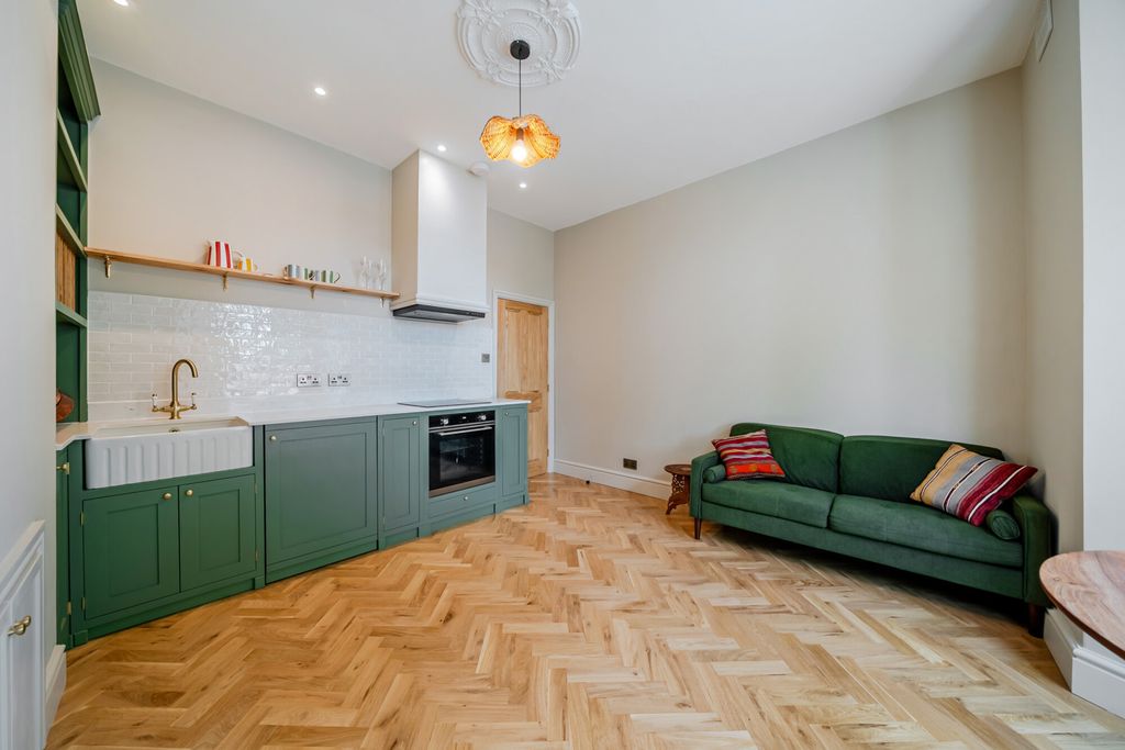 Property photo 3 of 18 1466680-2-6A0Ef32...