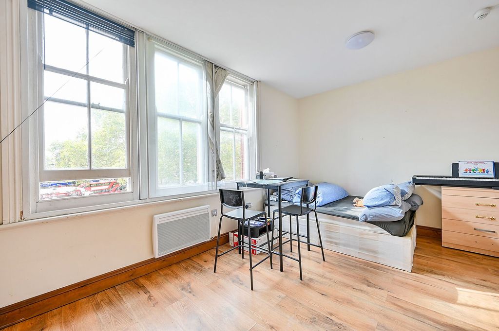 Property photo 1 of 5