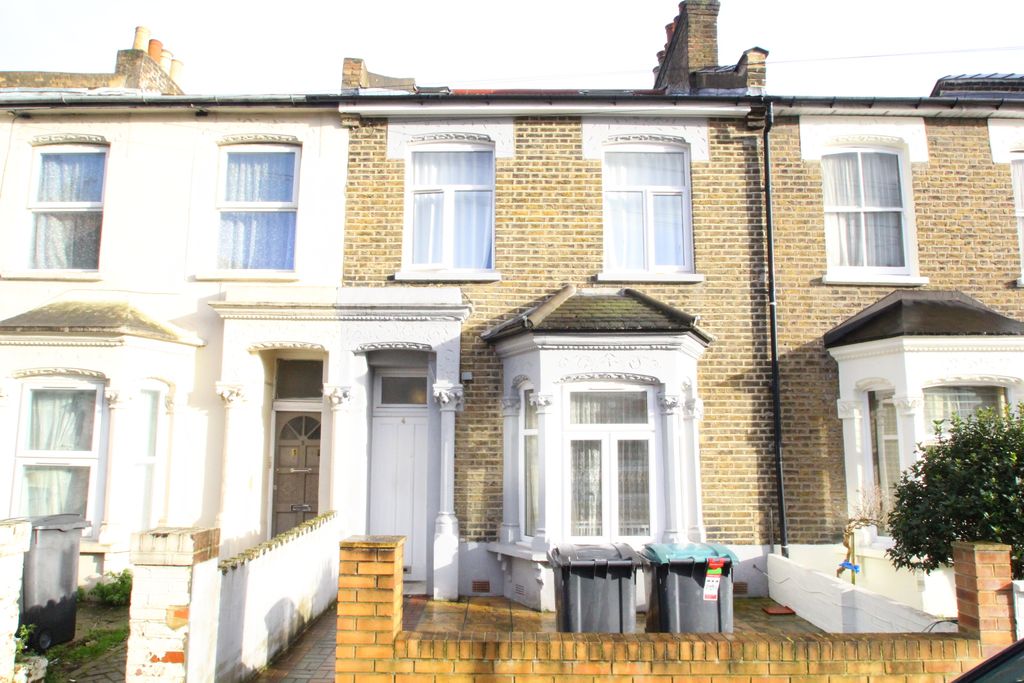 Property photo 2 of 21
