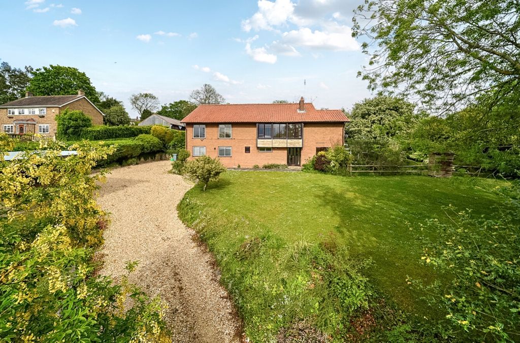 Property photo 1 of 32 8-6A0Ae410B1E8B-1464431 (2)-8