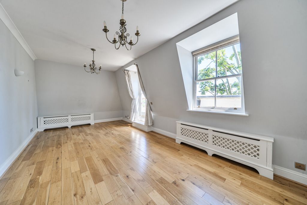 Property photo 2 of 19 14