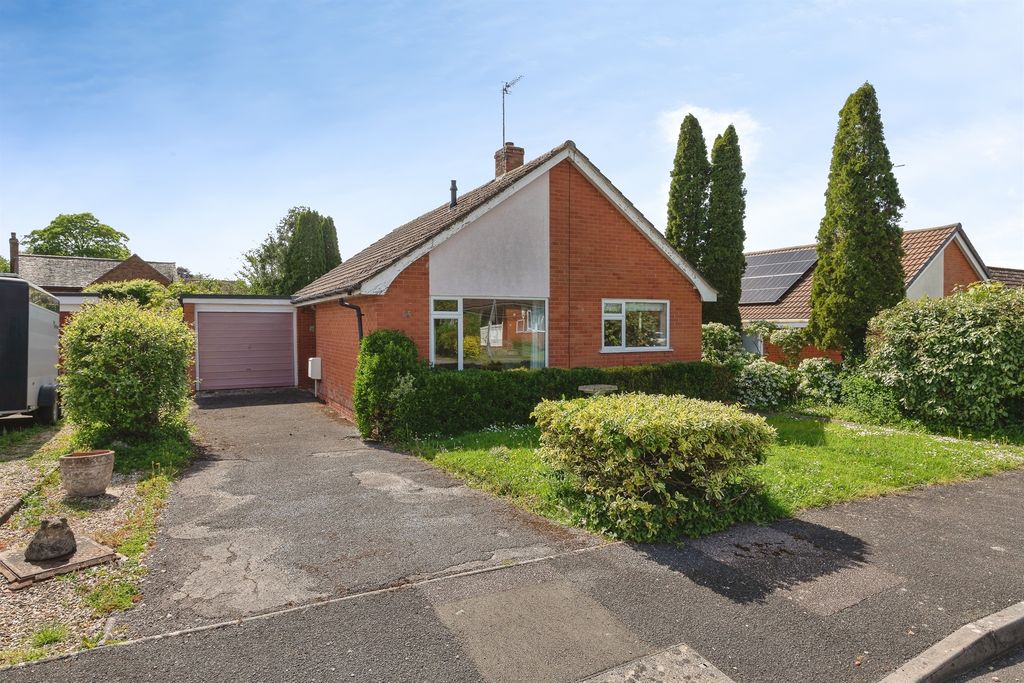 Property photo 1 of 17