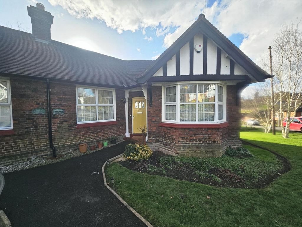 Property photo 1 of 13 Photo 13