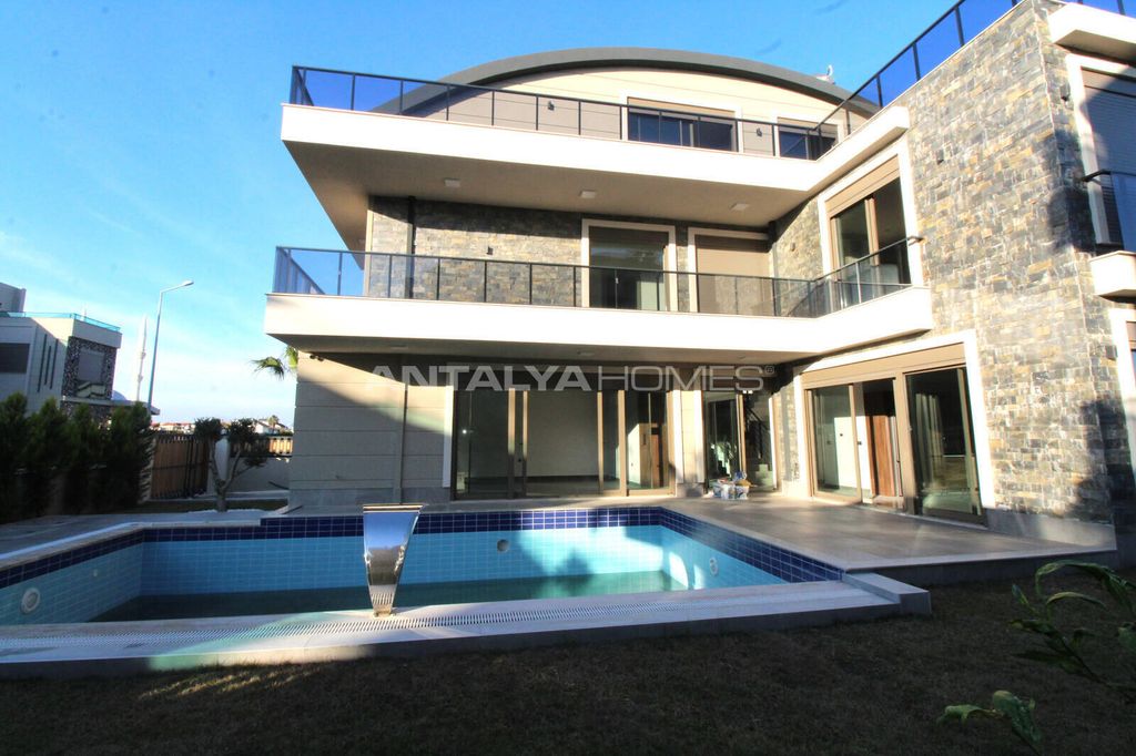 Property photo 2 of 57