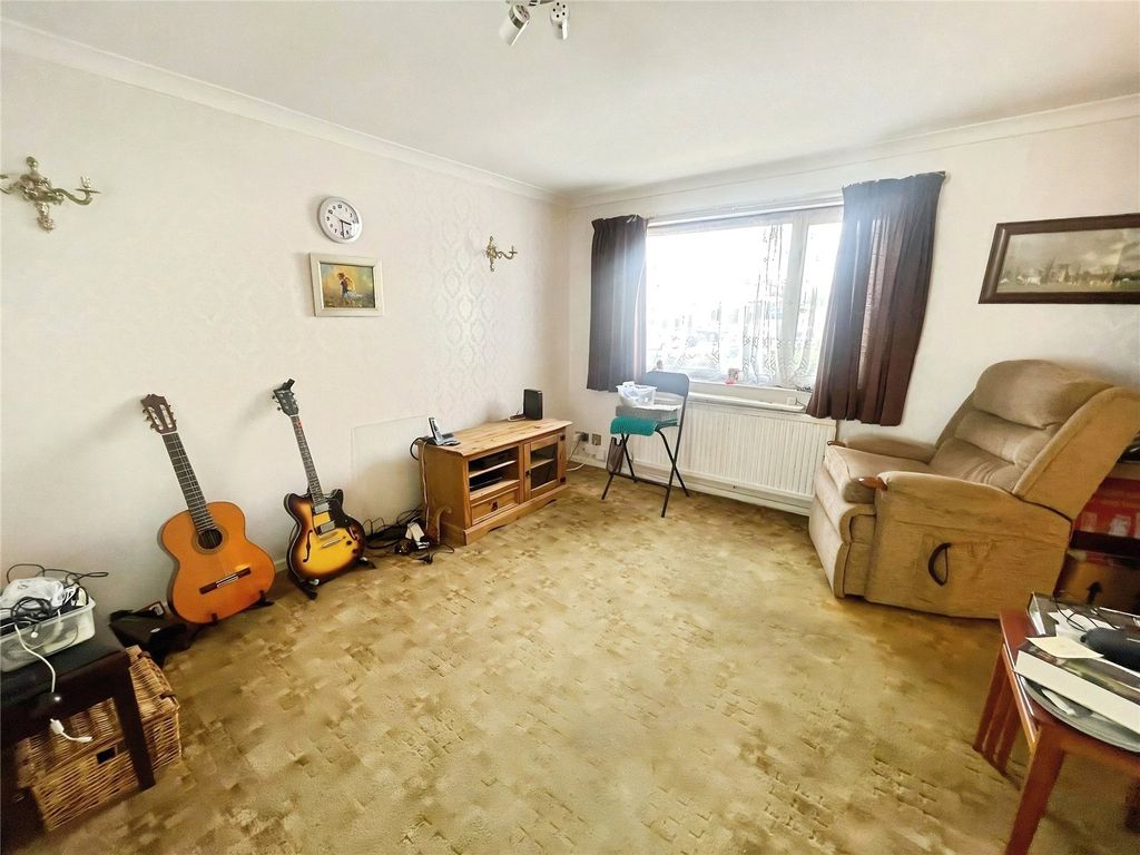 Property photo 2 of 12 Picture No. 11